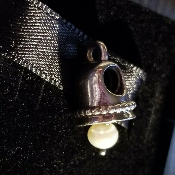 NEW PANDORA Sterling Silver *RETIRED & RARE* WEDDING BELL HANGING PEARL 790517P - Picture 2 of 7